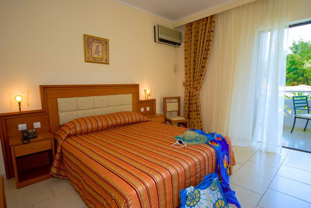 Porfi Beach Hotel Nikiti  Dış mekan fotoğraf